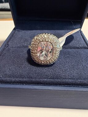 Bomb Party SIZE 6 “That Dazzling Glow” Diamond Cubic Zirconia RG96319 on Rhodium